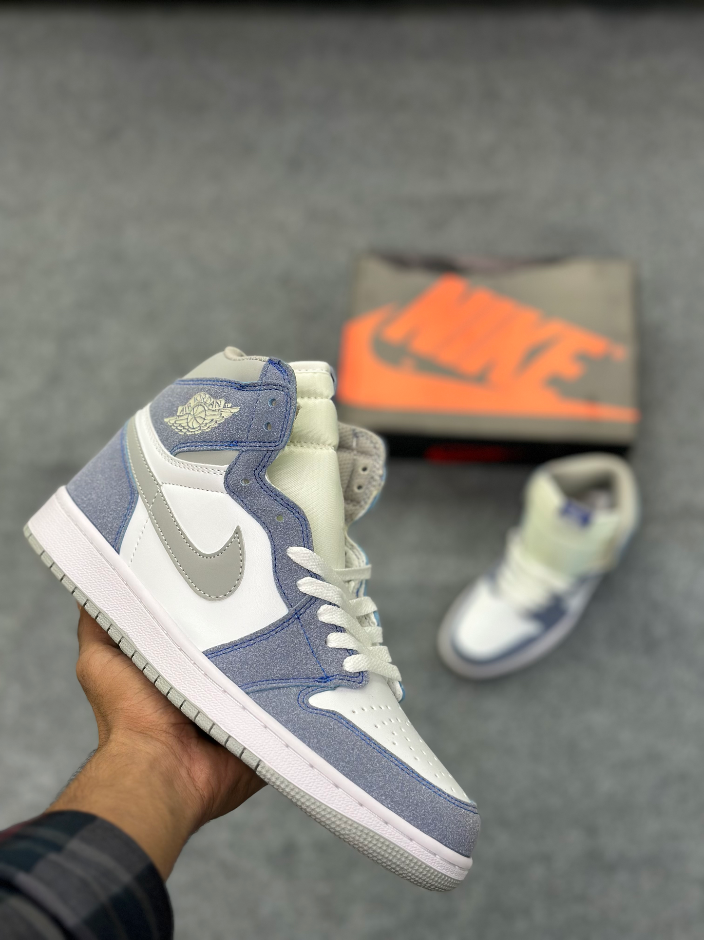 Jordan 1 Retro High Hyper Royal Smoke Grey (1:1)